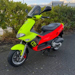 Gilera Runner 180 uit 1999, 4227 km, in nieuwstaat, €6750,- bij Hovingh Scooters, collector's item