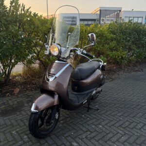 Voor aanzicht van de Sym Allo 2013 | Geel kenteken | Km stand 17205 | 3 maanden garantie | €650,-