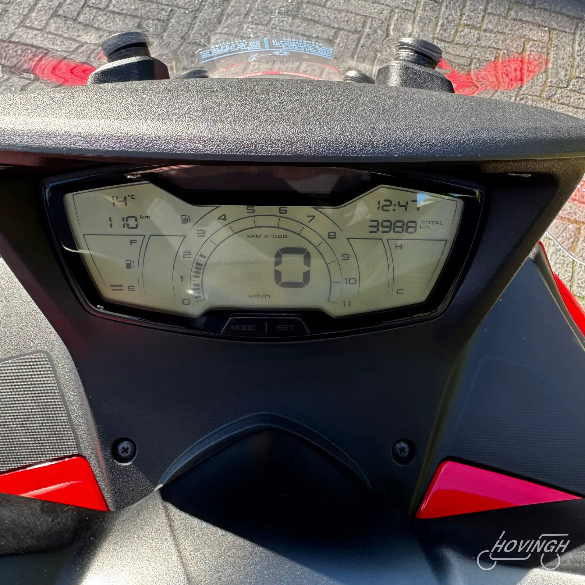 Aprilia SXR 50 2024 kilometerstand display — 3988 km (2)