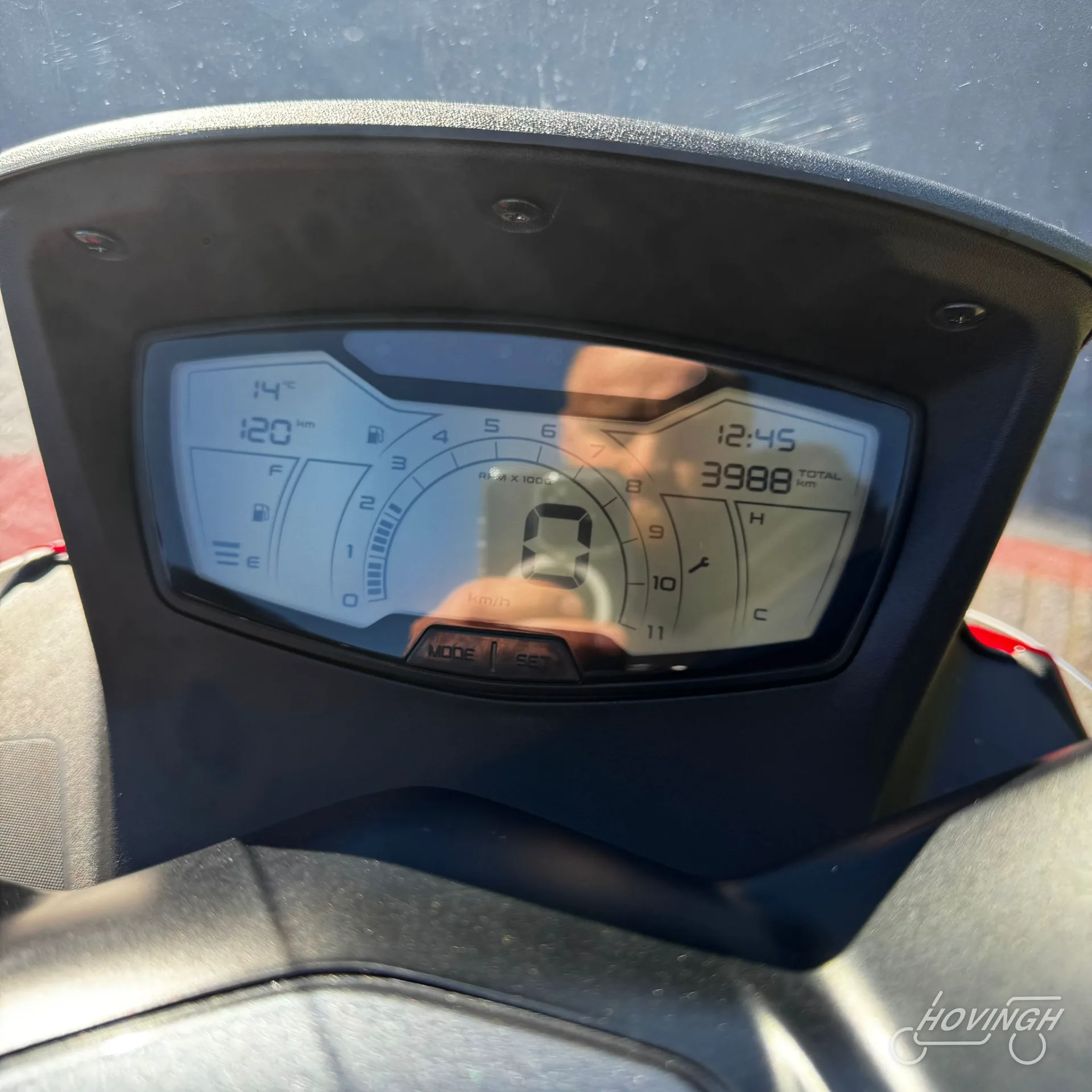 Aprilia SXR 50 2024 kilometerstand display — 3988 km