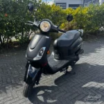 Sym Fiddle2 2020 zwart — voorkant geel kenteken te koop bij Hovingh Scooters Groningen