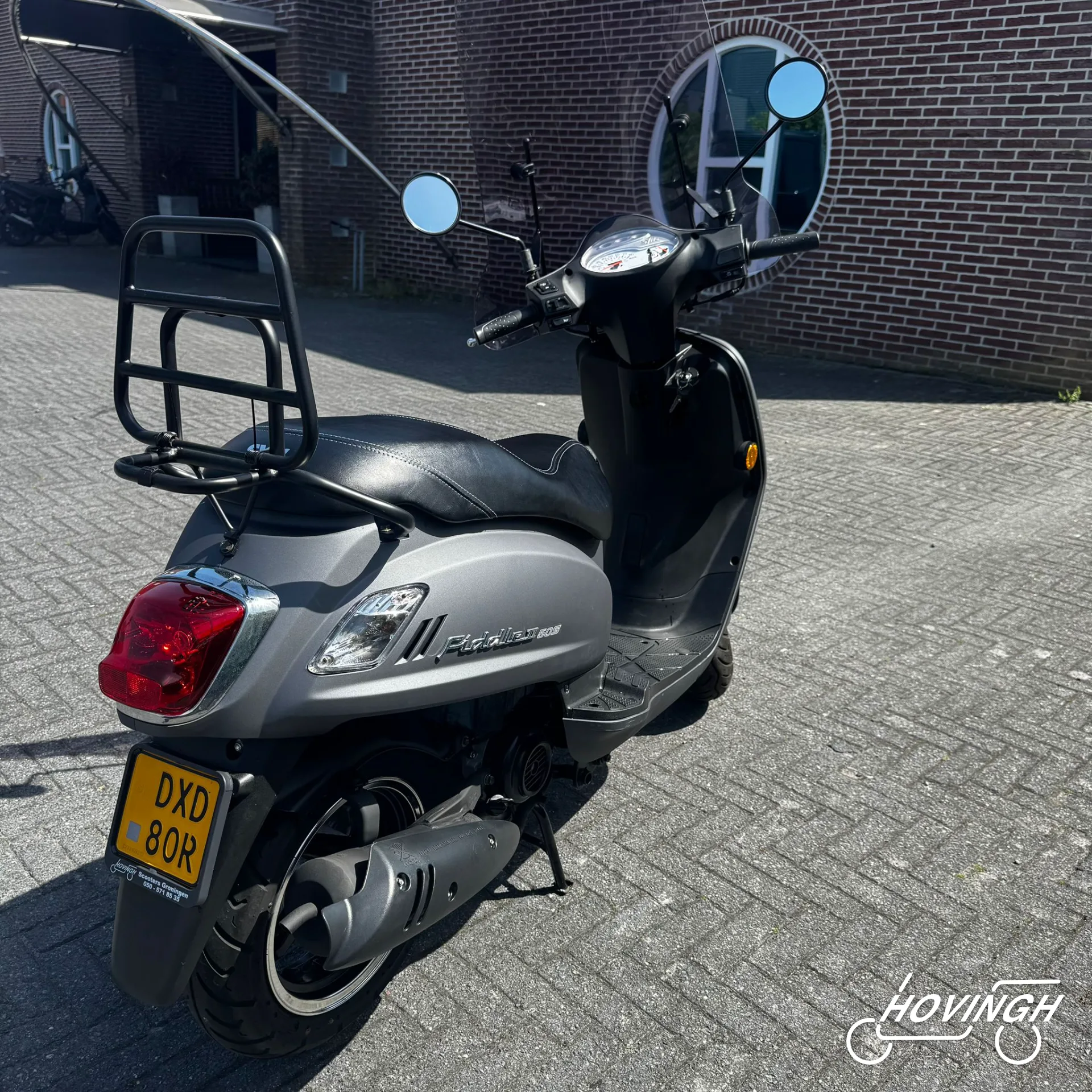 Sym Fiddle2 2020 mat grijs schuine achterkant rechts