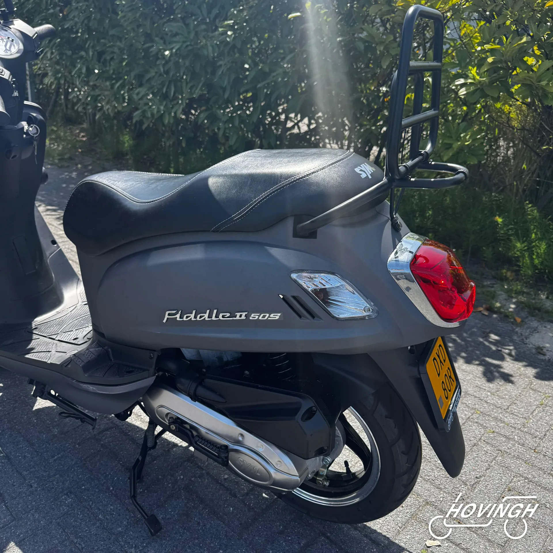 Sym Fiddle2 2020 mat grijs linkerzijkant