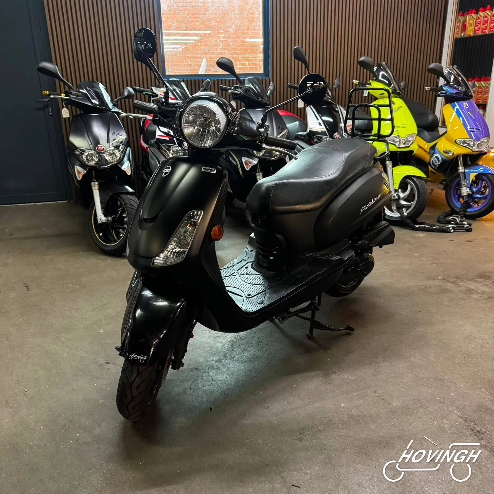 Sym Fiddle2 2021 zwart — voorkant geel kenteken te koop bij Hovingh Scooters Groningen