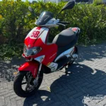 Gilera Runner RST Marco Simoncelli 58 — voorkant geel kenteken te koop bij Hovingh Scooters Groningen