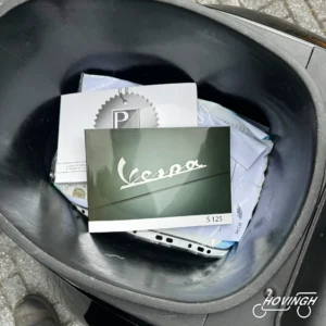 Vespa S125 2009 zwart detail en accessoires