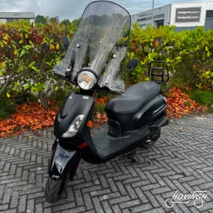 Sym Fiddle2 2022 mat zwart — voorkant geel kenteken te koop bij Hovingh Scooters Groningen