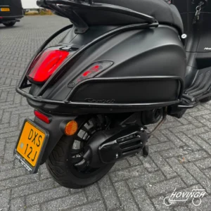 Vespa Sprint Notte 2020 nummerplaat geel kenteken