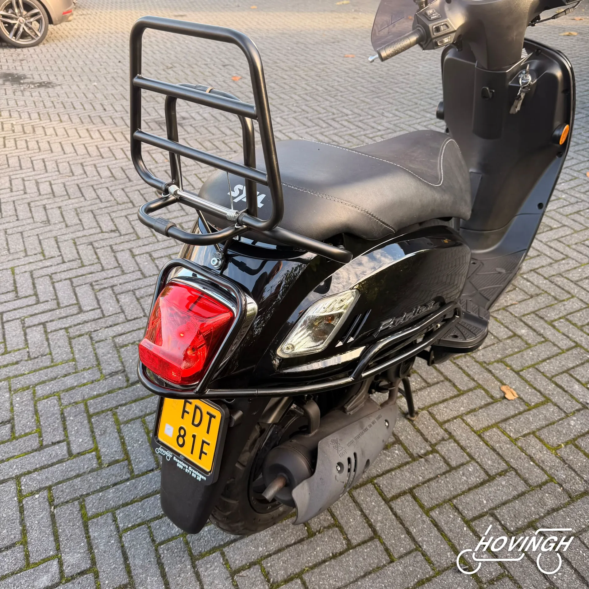 Sym Fiddle2 2020 Zwart schuine achterkant rechts
