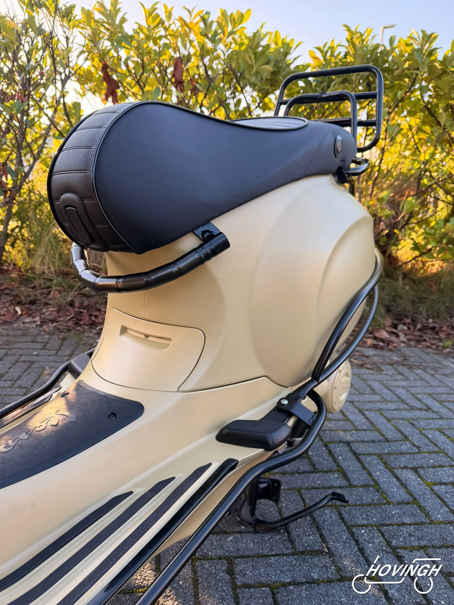 Vespa Sprint Custom paint 2021 zwart detail