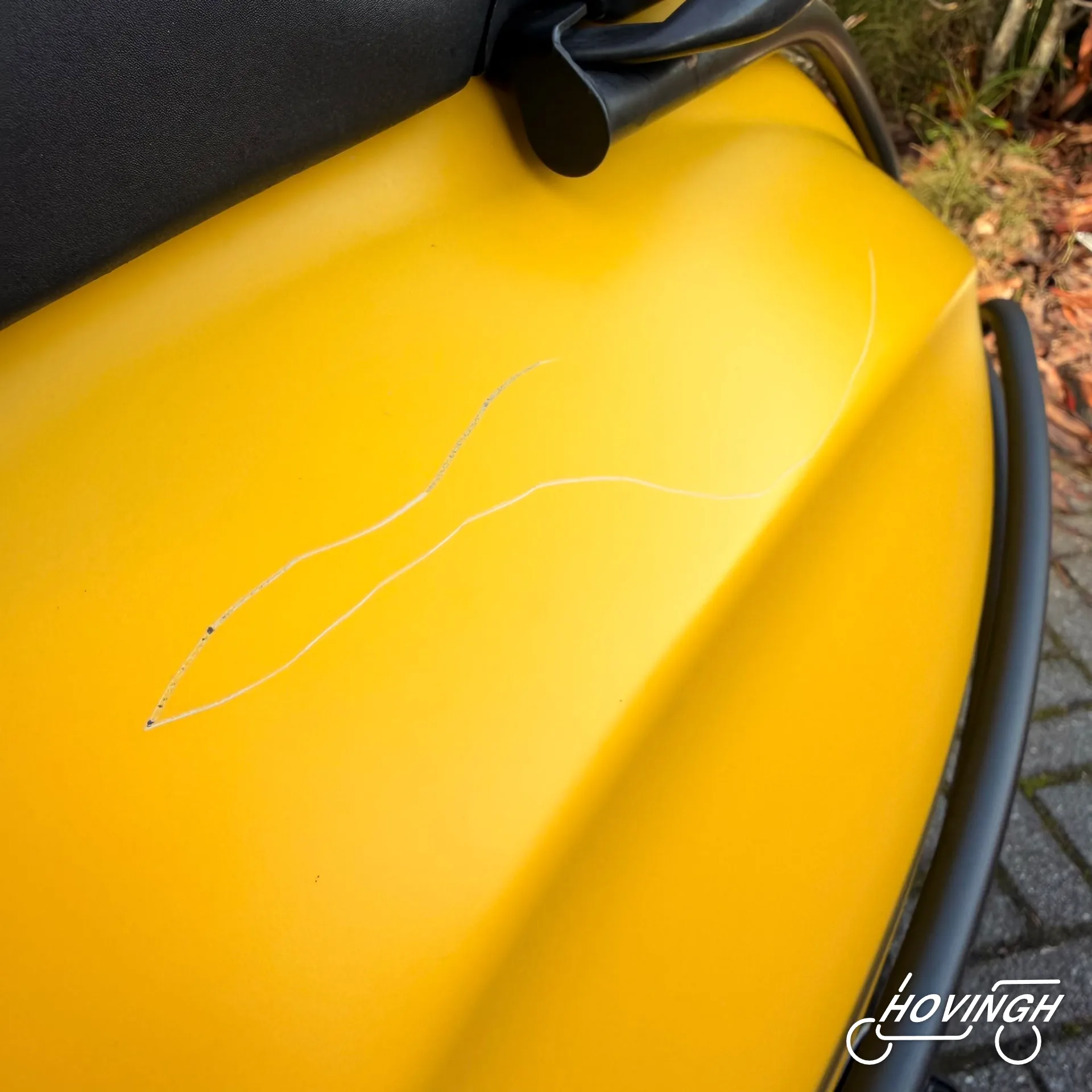 Vespa Sprint Mat Geel 2017 zwart detail (2)